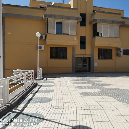 Гостевой дом Doramas Private Shared Toilet Плайя-дель-Инглес